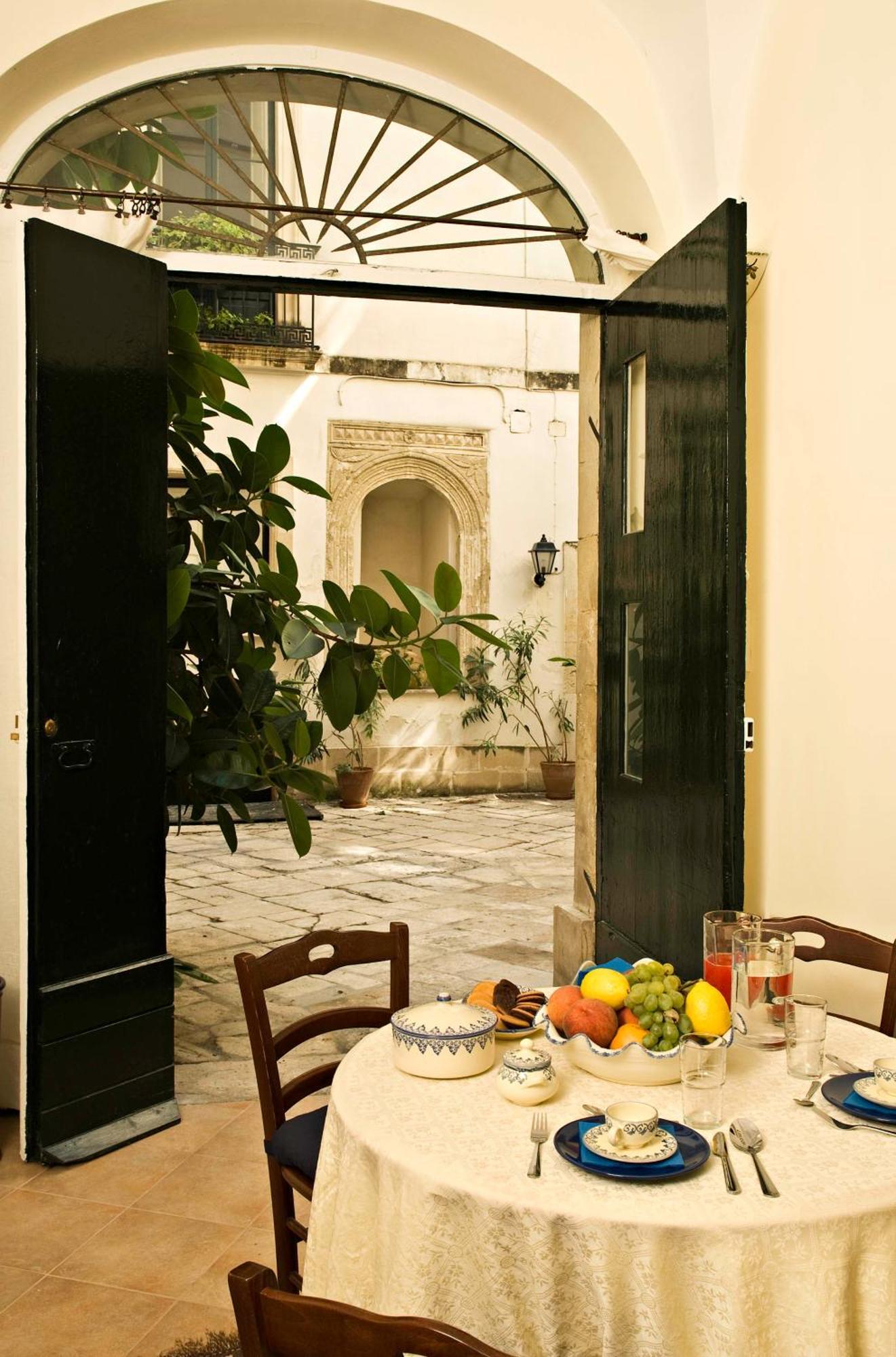 Palazzo Bernardini Daire Lecce Dış mekan fotoğraf